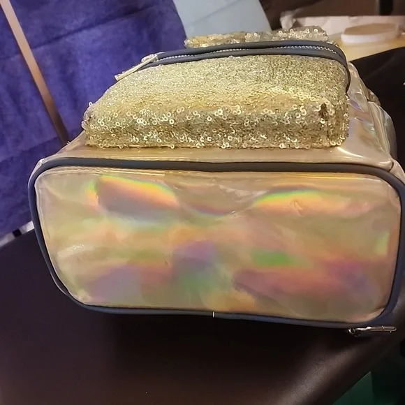 Nwt Disney Loungefly Mickey/Minnie Holographic Backpack